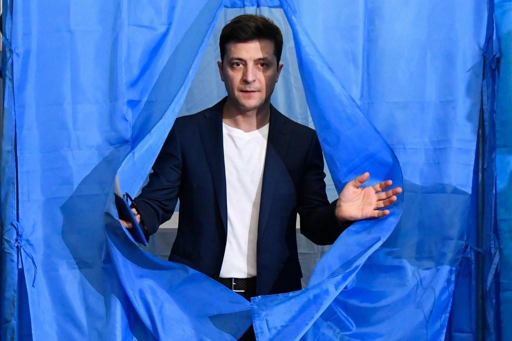 زيلينسكي يدعو لتشديد العقوبات على موسكو
