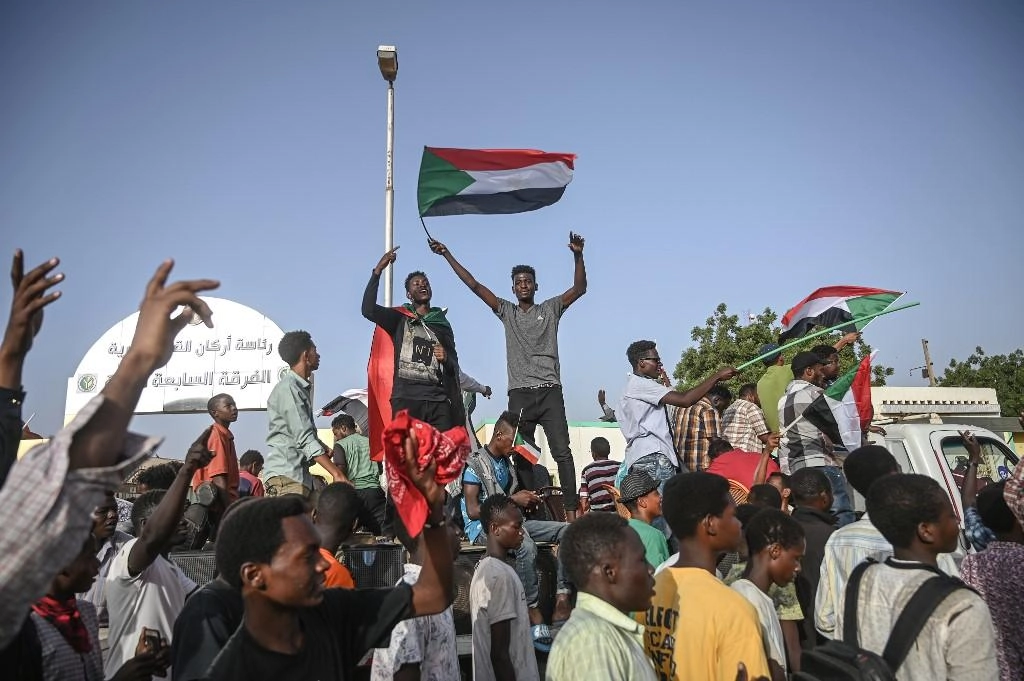 اتفاق على تكوين مجلس انتقالي مشترك  
