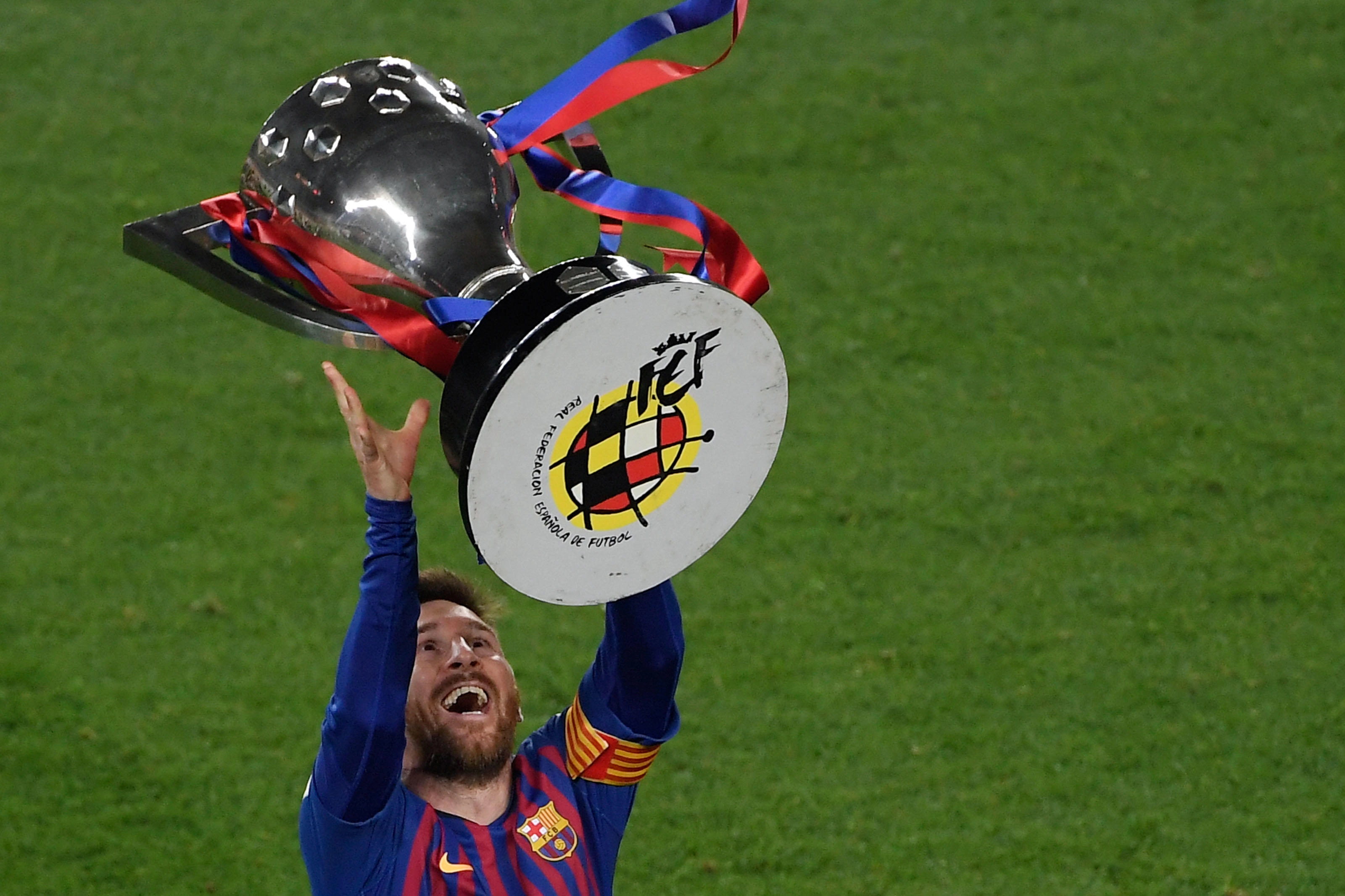 "الثلاثية هدف الفريق بعد لقب الدوري الإسباني"