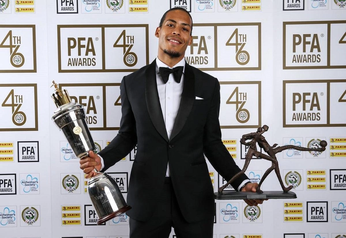 مدافع ليفربول أفضل لاعب في إنجلترا