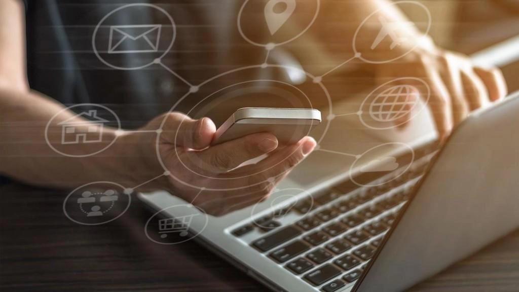 تطبيق هواتف محمولة لتسهيل خدمات