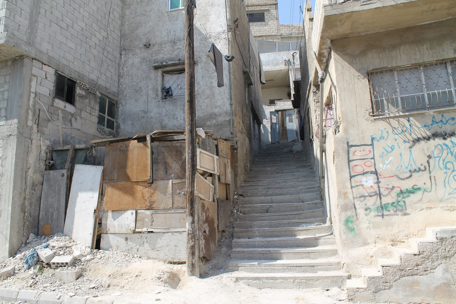 سكان مخيّم المحطّة يطالبون بتحسين خدمات 