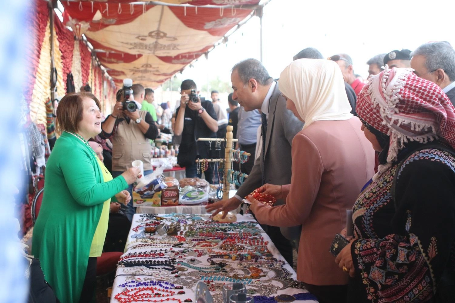 منتجات ريفية في مهرجان راحوب السياحي