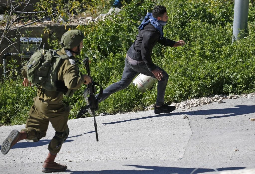 اعتقال 3 فلسطينيين في نابلس