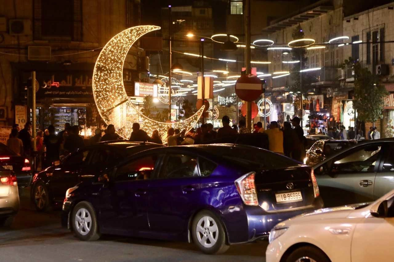 حركة تجارية "نشطة" رغم تحديات اقتصادية