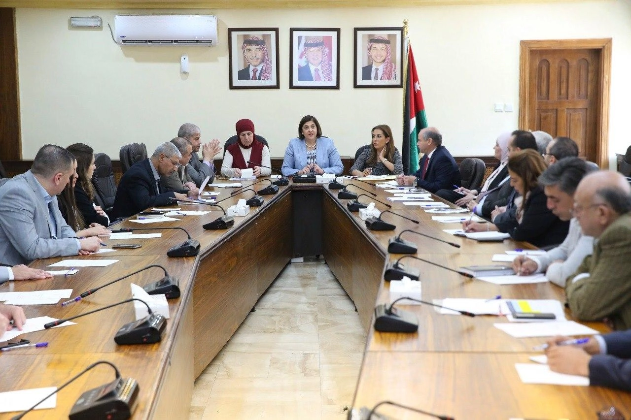 مناقشة استراتيجية الحماية الاجتماعية والحد من الفقر