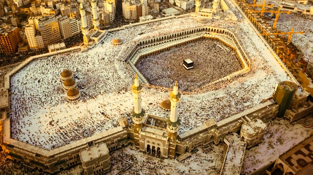 1000 حاج استلموا تصاريحهم