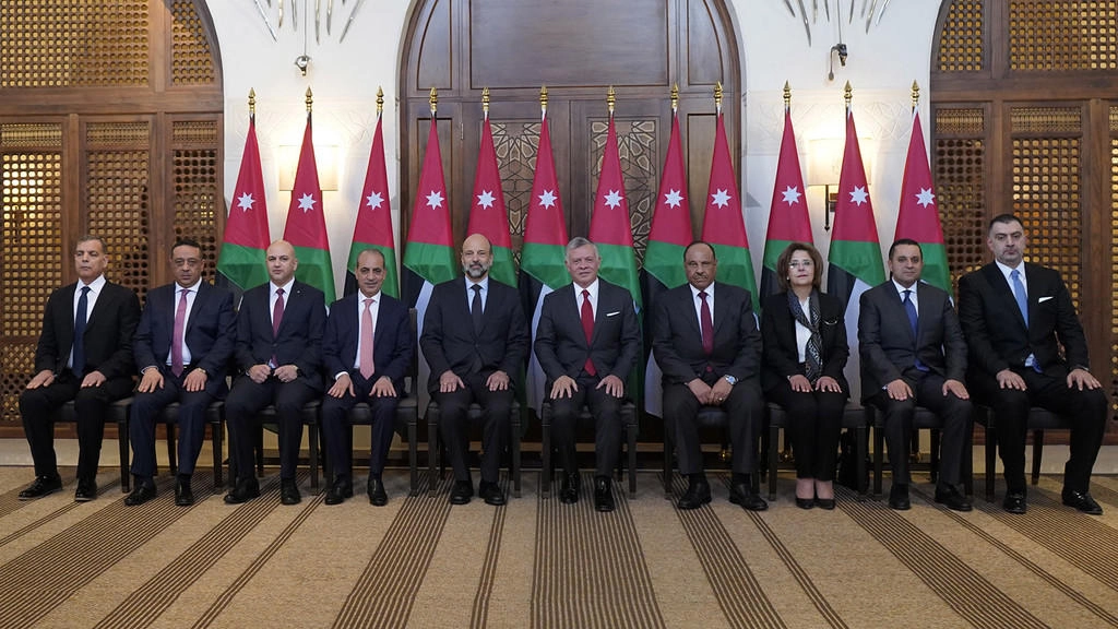 وزير العدل: استحداث وزارتين قرار دستوري