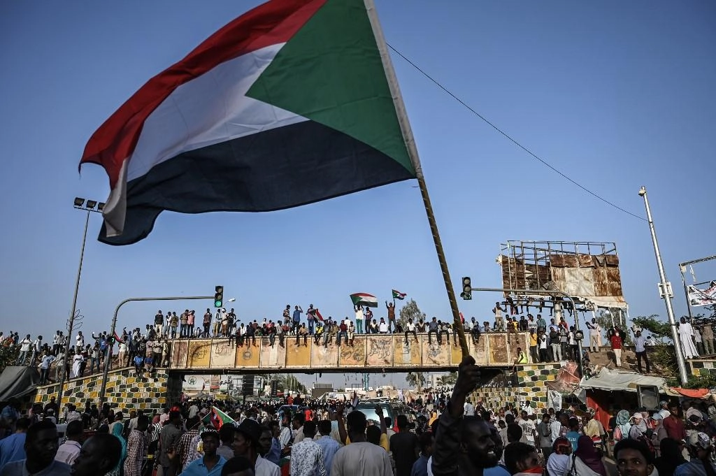 فرار أحد أشقاء البشير إلى تركيا