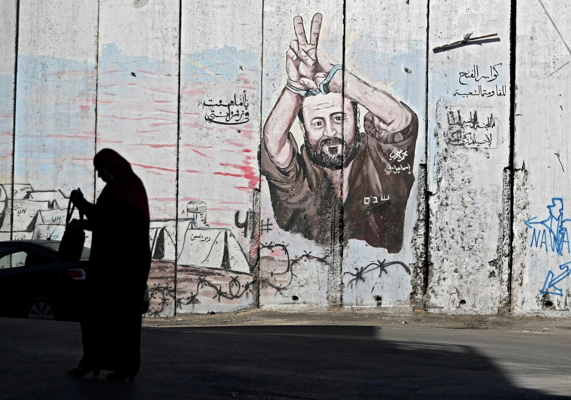 3 معتقلين يواصلون إضرابا مفتوحا عن الطعام