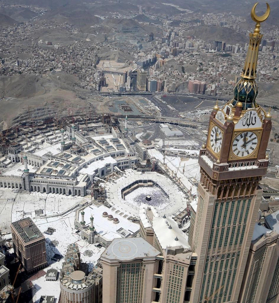 الملك سلمان يدعو إلى قمتين طارئتين في مكة 