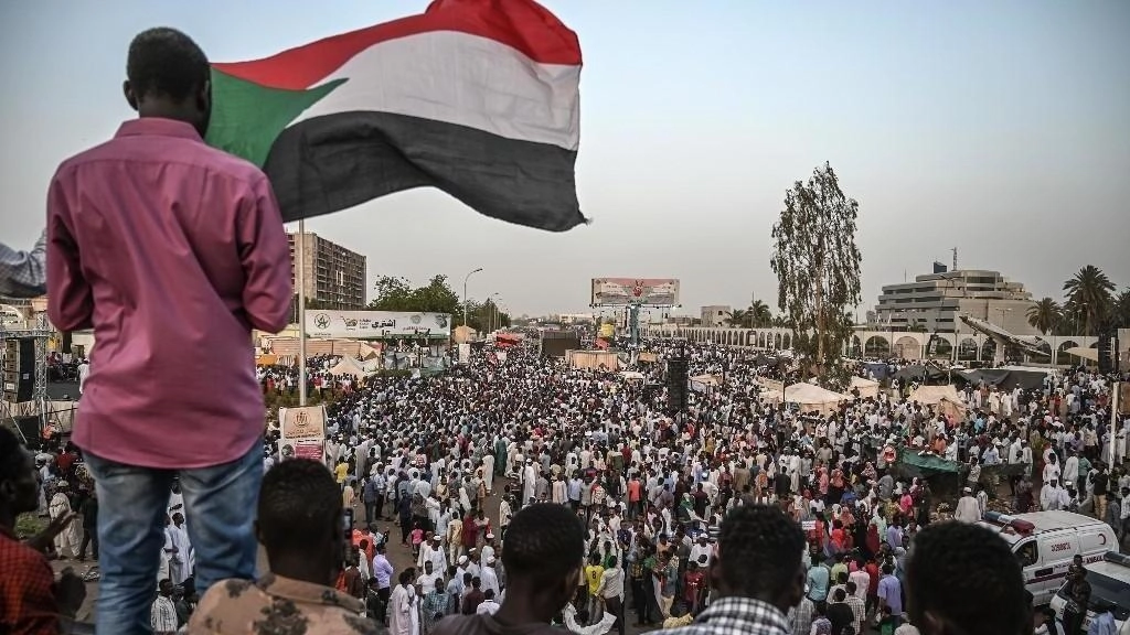 المجلس العسكري يبدي "حماساً" لإجراء انتخابات ديمقراطية