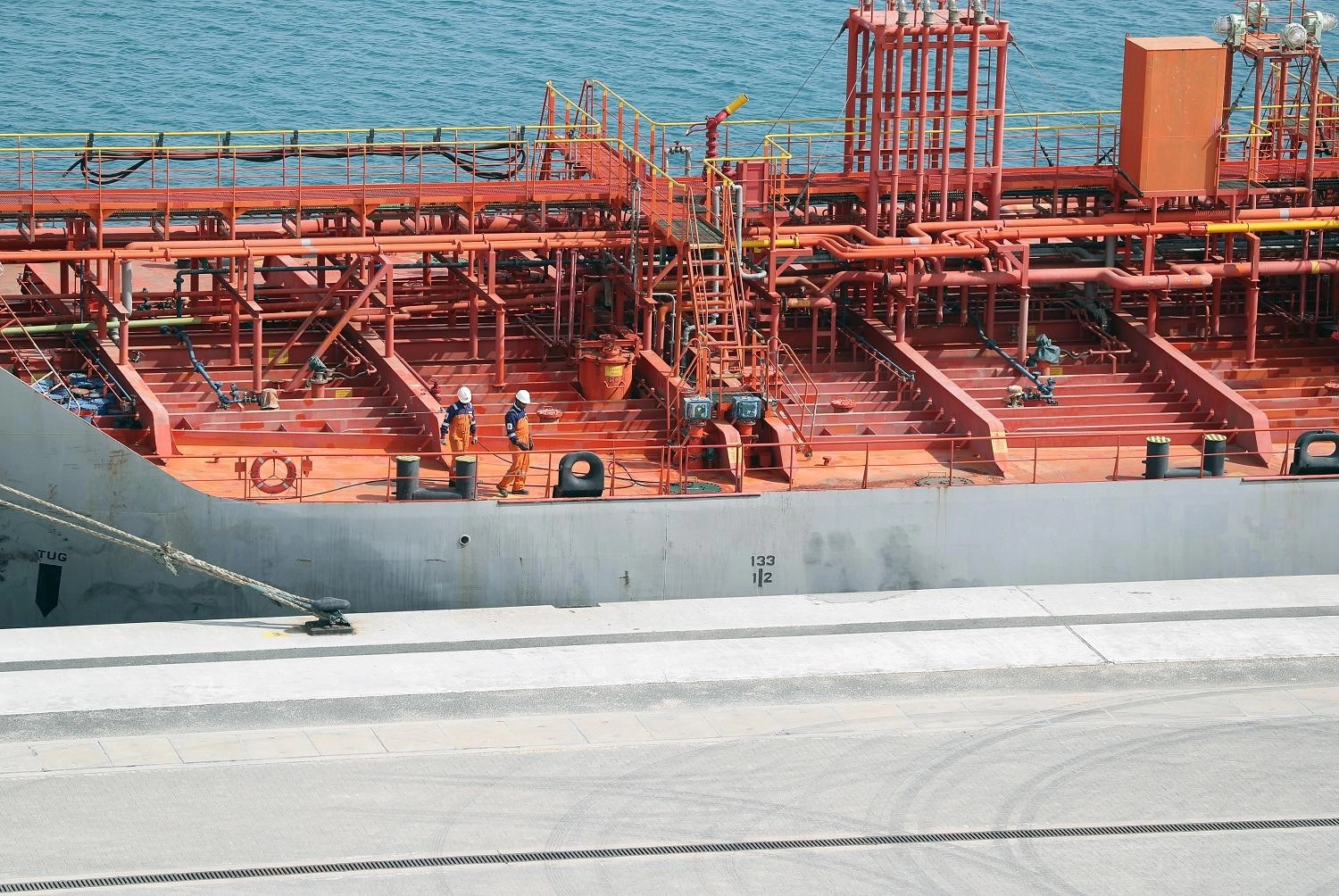 شحن غاز مسال إلى الإمارات بعد تعطل خط رئيسي 