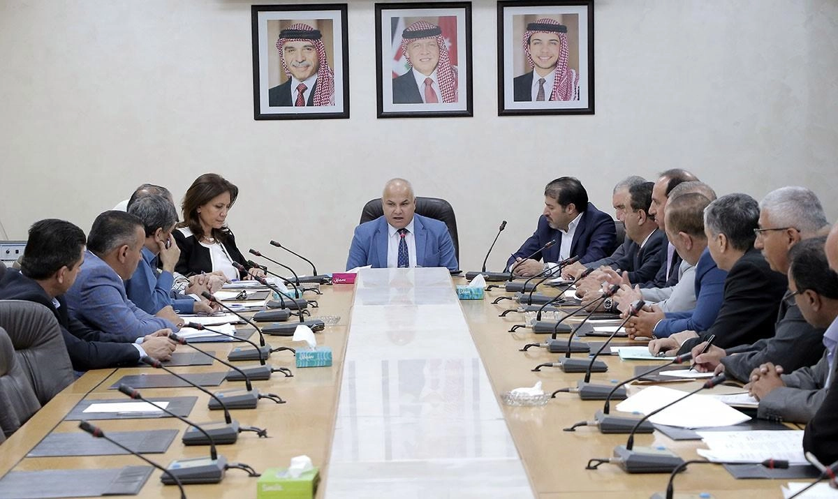 توصية باسترداد المبالغ المصروفة من فلس الريف