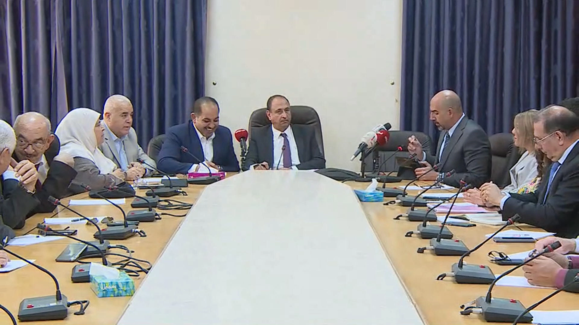 نقيب الصيادلة: مؤسسة الغذاء والدواء تضع أسعار الأدوية