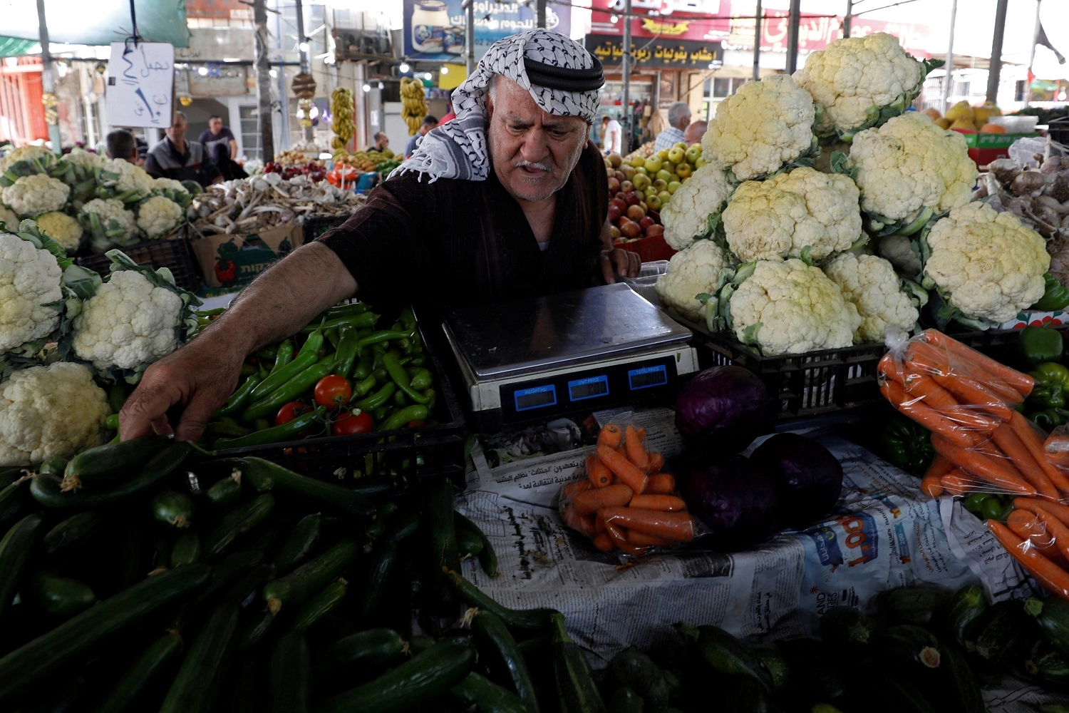 دفع 60% من رواتب الموظفين للشهر الثالث على التوالي