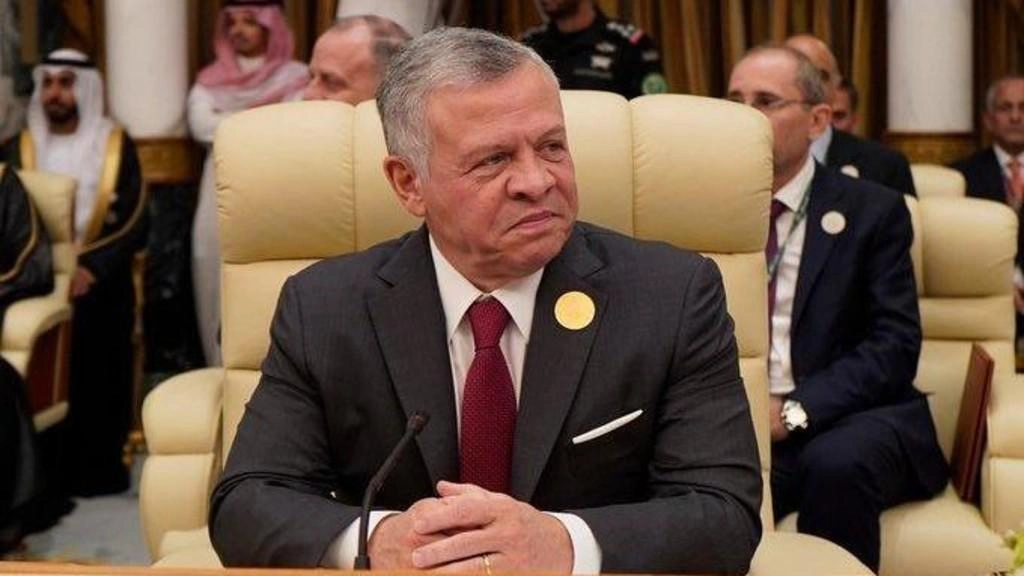 الملك يشارك في أعمال القمة الإسلامية