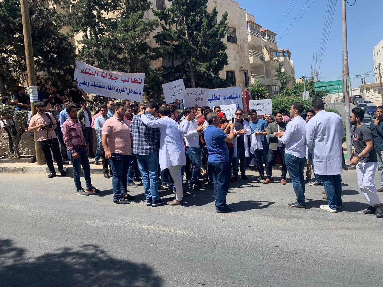 مقترح يسمح لطلبة عائدين من السودان بالامتحان دون وثائق