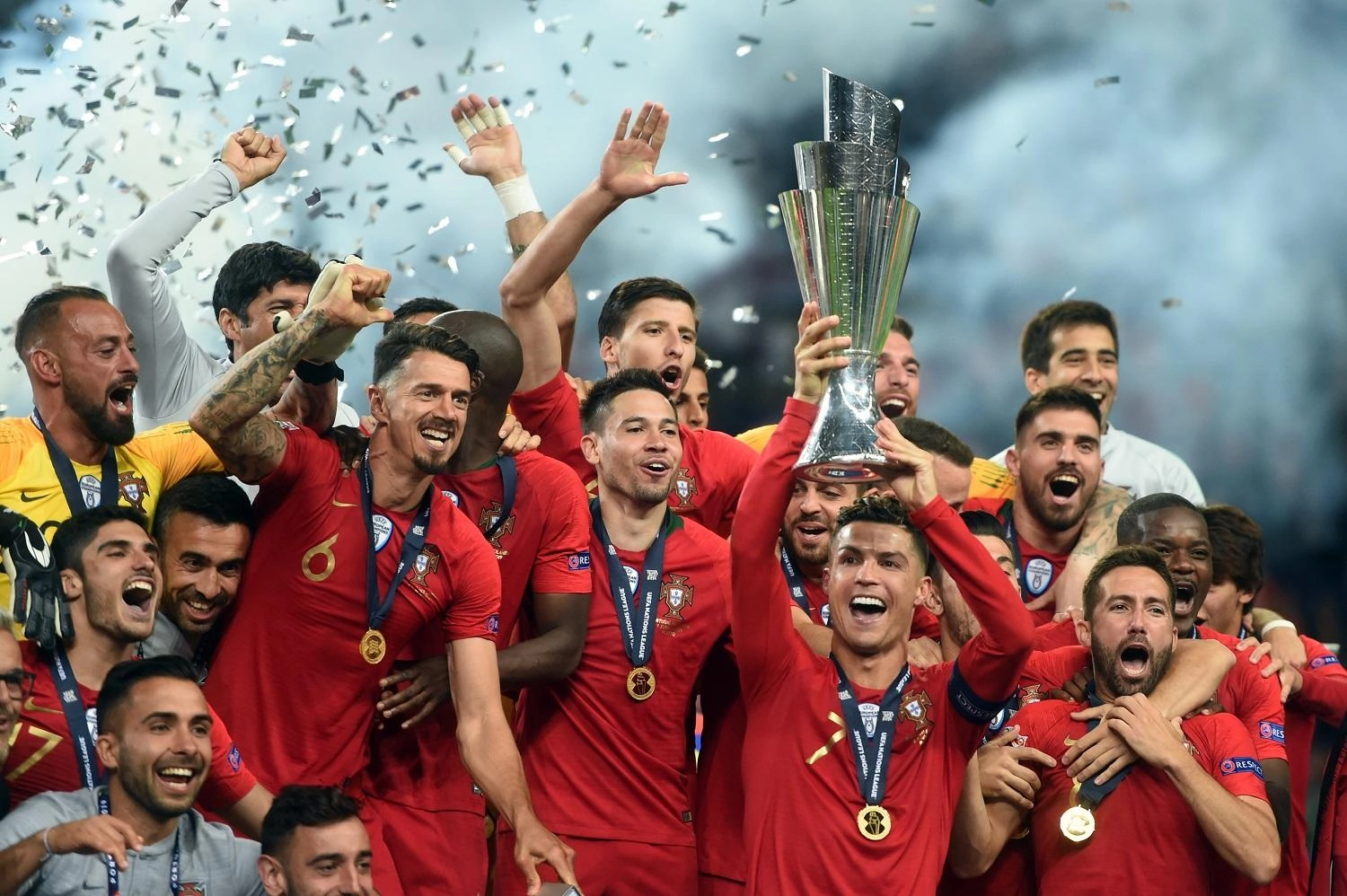 البرتغال بطلاً للنسخة الأولى