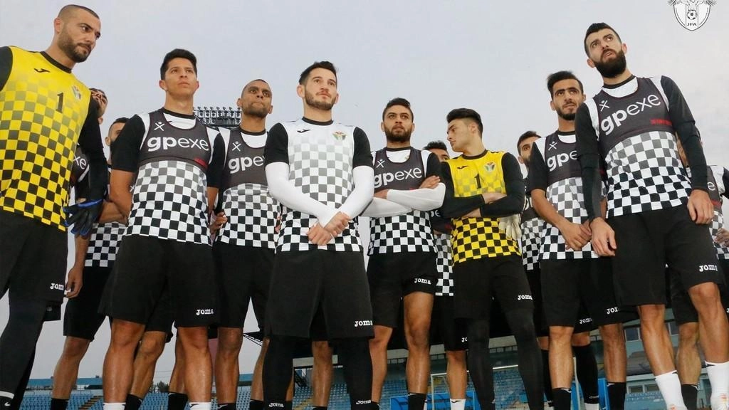 المنتخب الوطني يلتقي نظيره الإندونيسي الثلاثاء