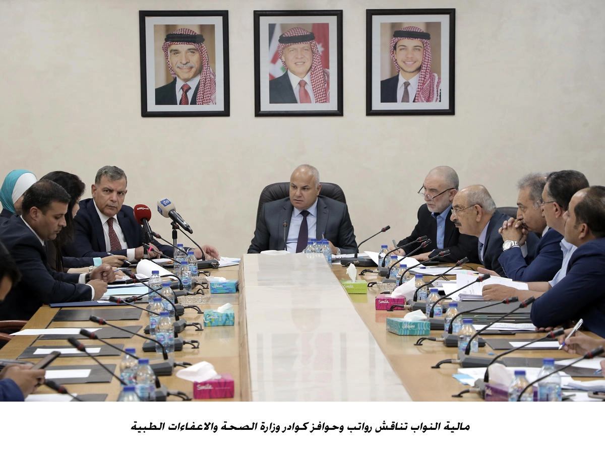 مطالبة بإعادة النظر بأسس توزيع حوافز ومكافآت كوادر طبية