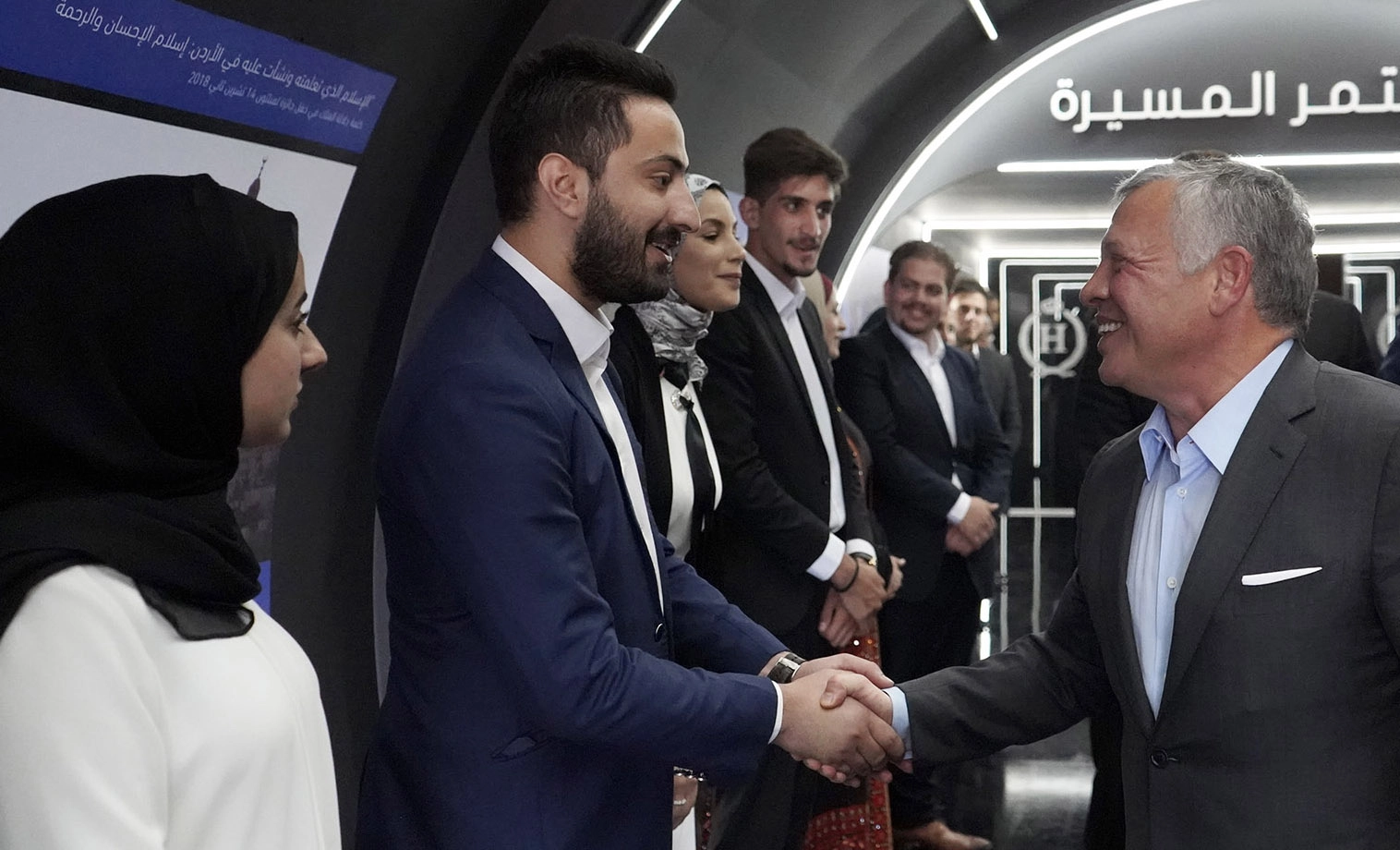 الملك: فخور وأنا محاط بالشباب وهم يحتفلون بأردننا ومنجزاته