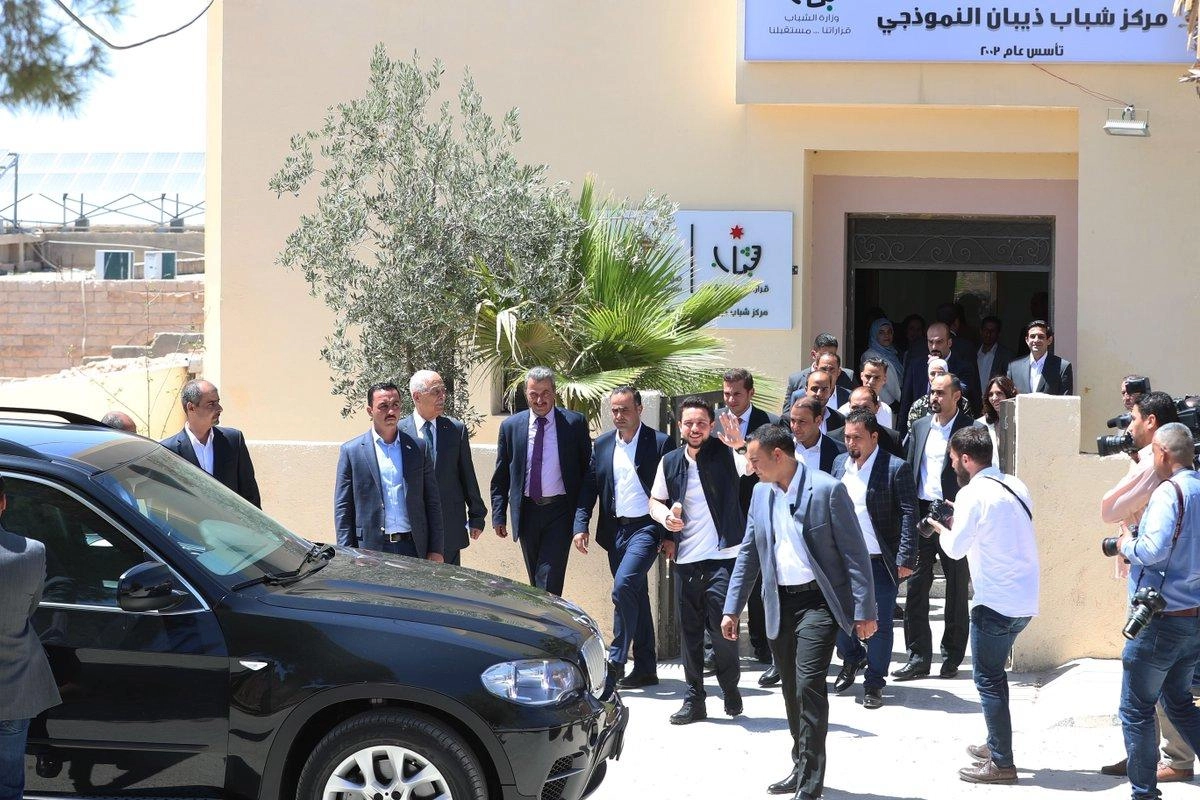 ولي العهد يفتتح مركز شباب ذيبان في مأدبا 