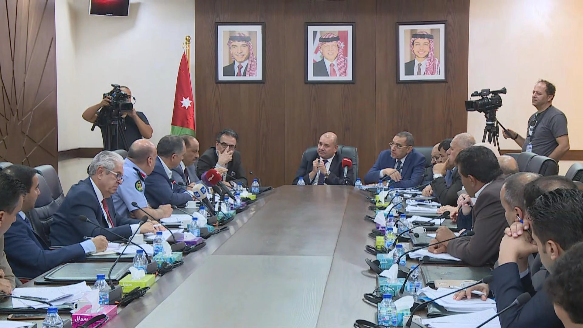 وزير الداخلية: نحتاج إلى إعادة النظر في قانون الأسلحة