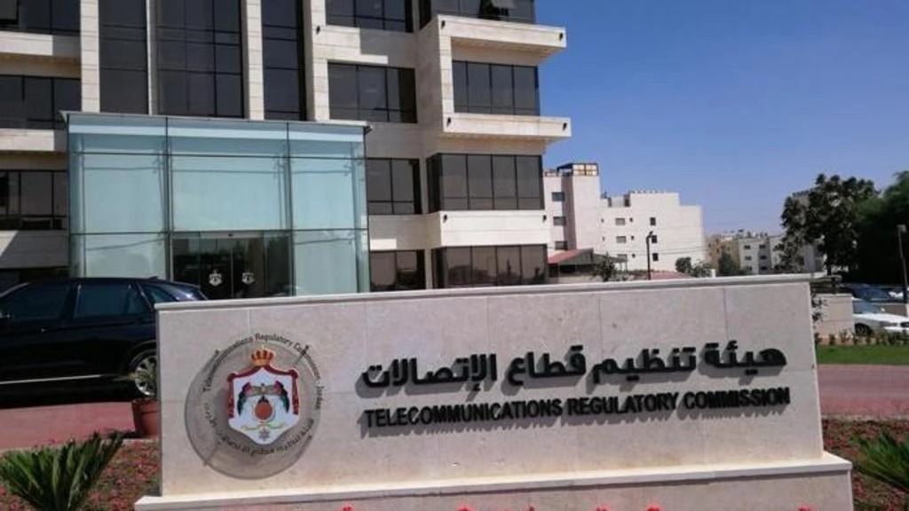 دعوة لاستبدال بطارية جهاز "ماك بوك برو 15"
