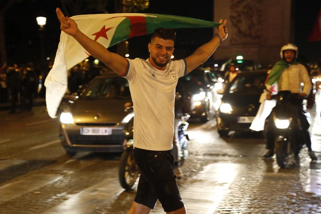 الجزائر إلى النهائي للمرة الأولى منذ 29 عاماً