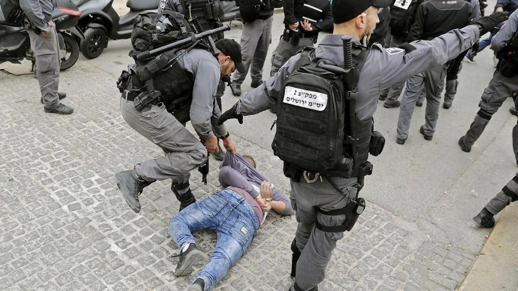 اعتقال 7 فلسطينيين بينهم طفل وفتاة في القدس
