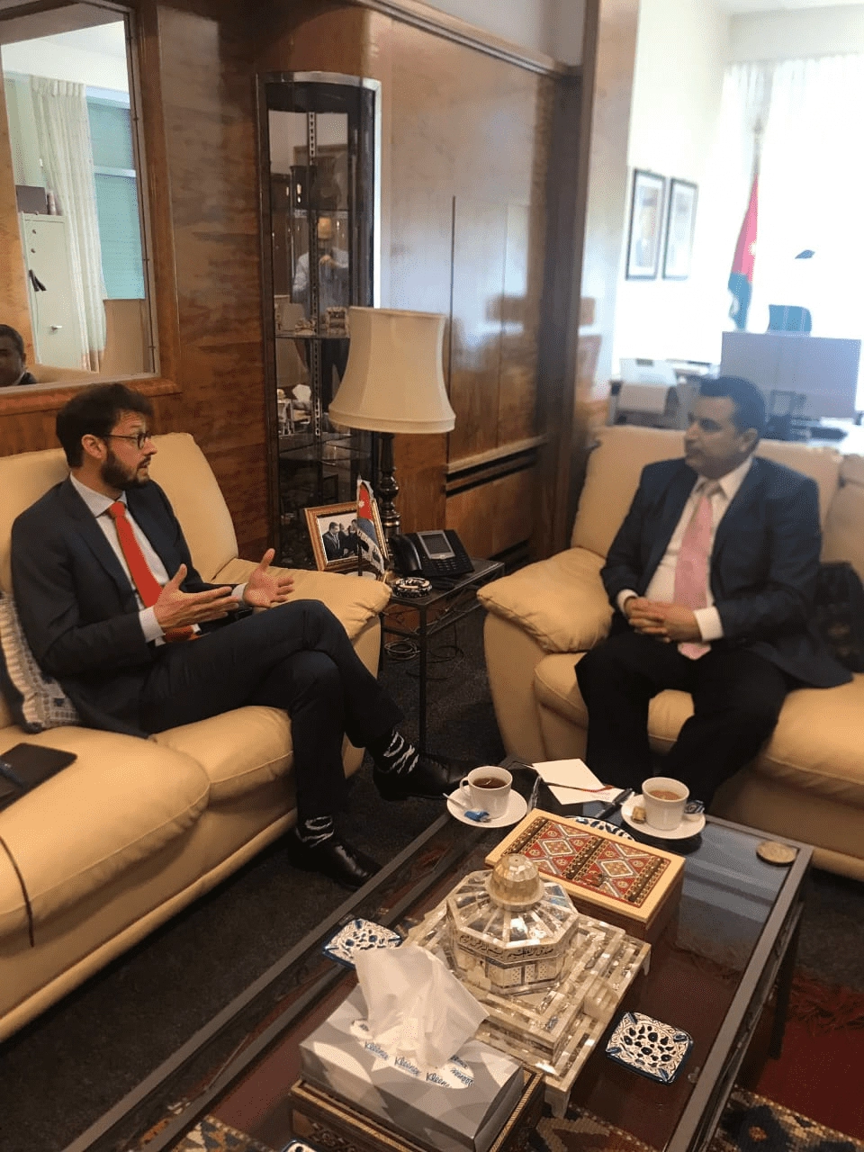سفير الأردن في بروكسل يبحث ومسؤول أممي تكثيف التعاون