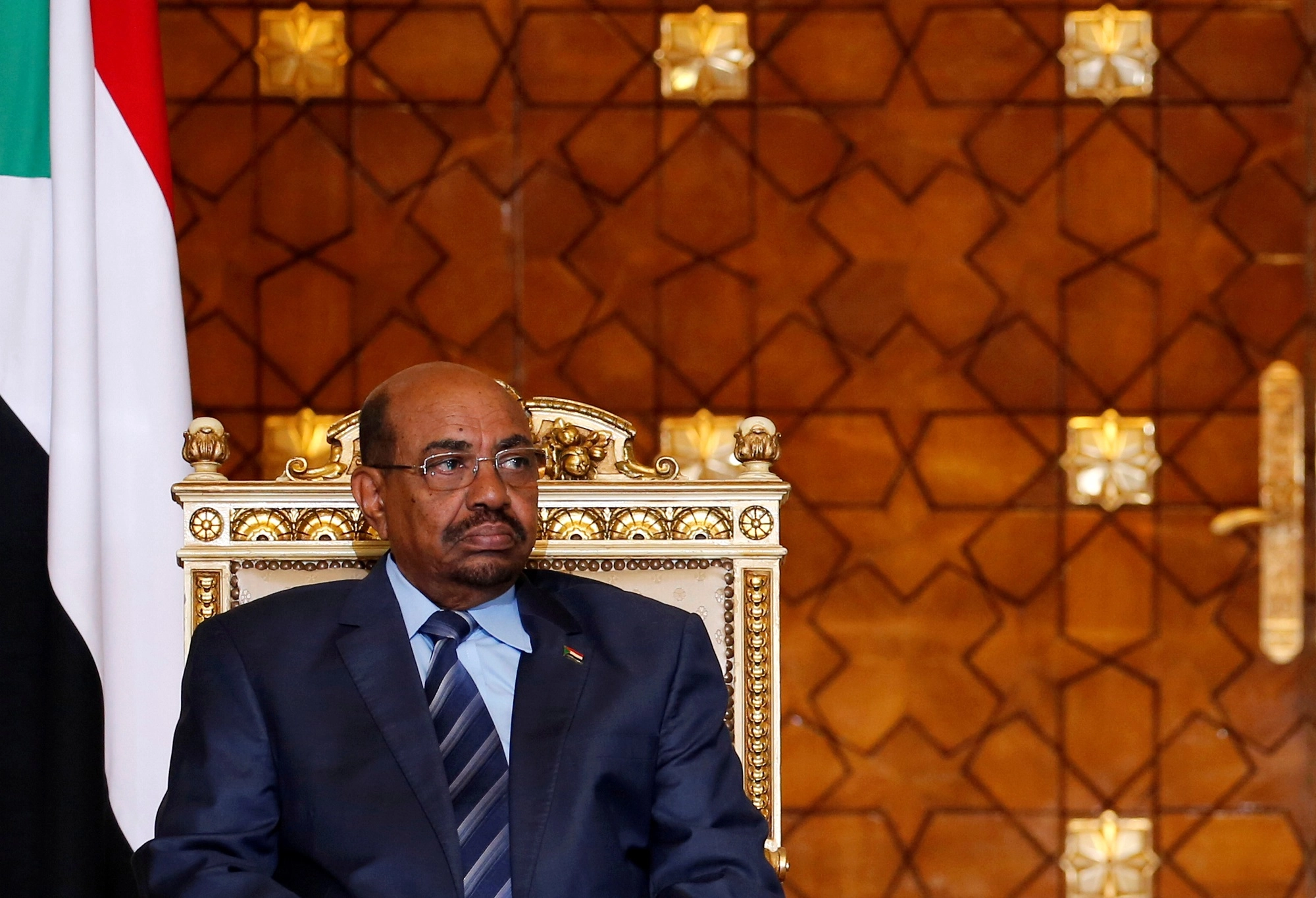 محاكمة البشير في 17 الشهر المقبل بتهم فساد