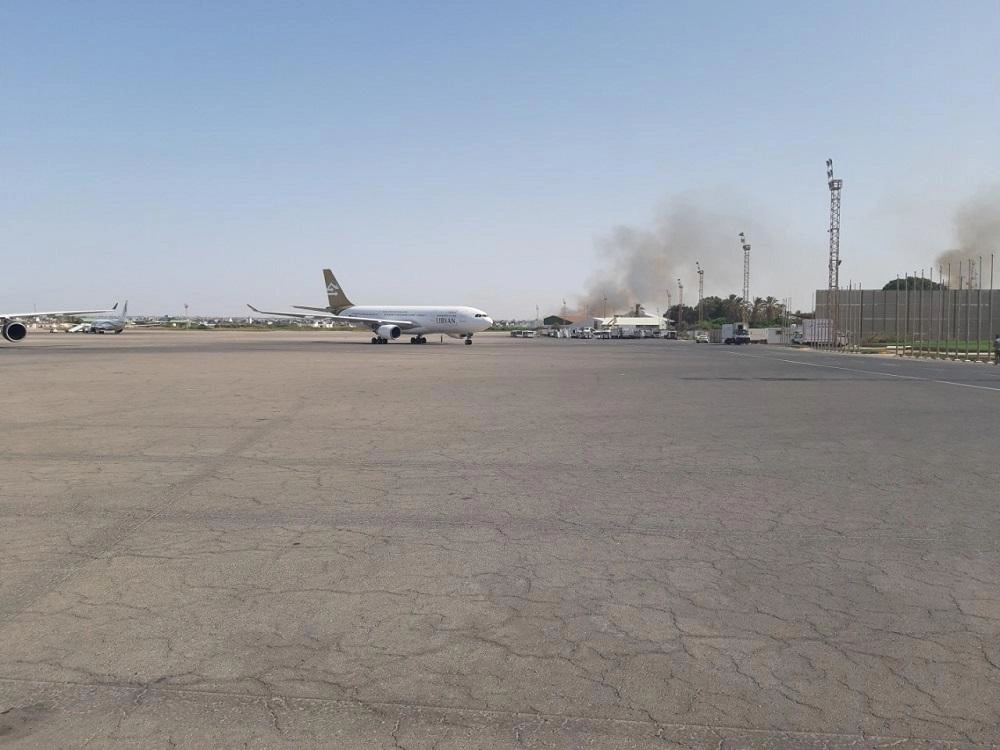 إعادة فتح مطار معيتيقة الدولي بعد تعرضه للقصف