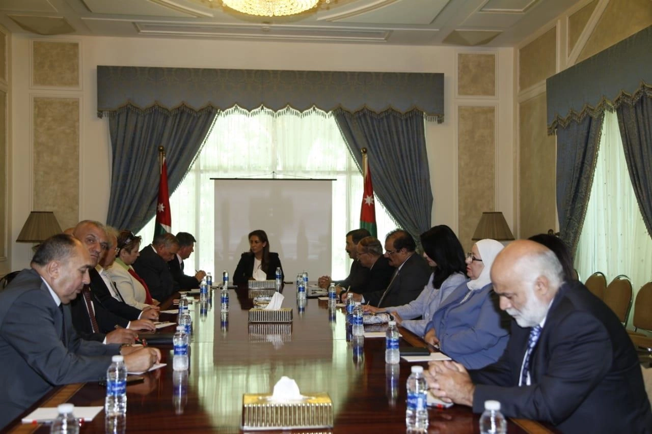 "التزام بالحوار والانفتاح على مختلف الأطراف"
