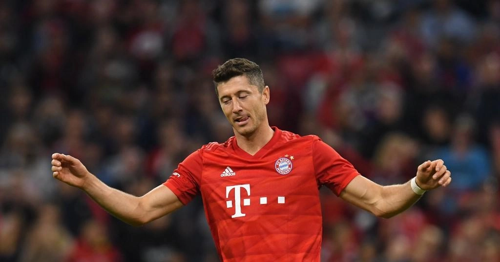 ليفاندوفسكي يطالب بتدعيم صفوف بايرن ميونيخ 