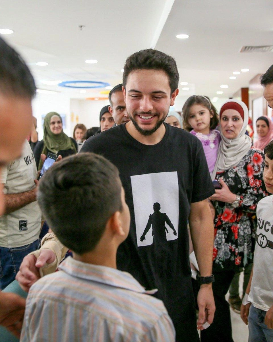 ولي العهد يفتتح قاعة "كهف الأبطال"