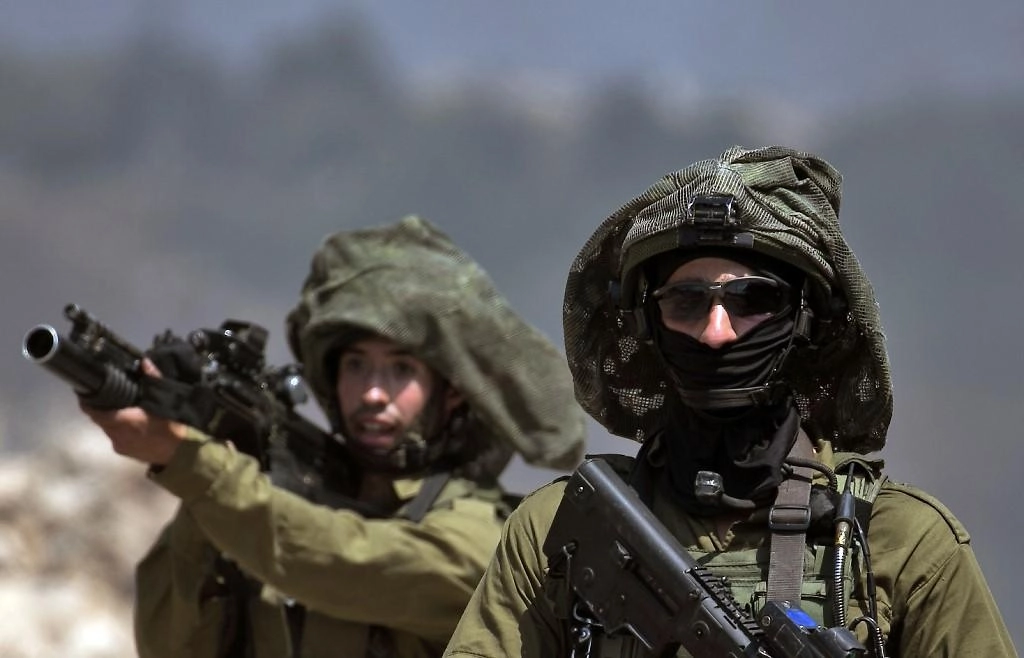 الاحتلال يعتقل 16 فلسطينيا