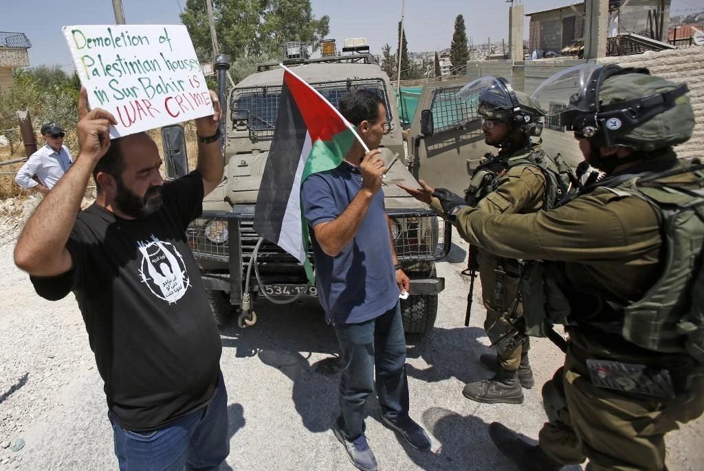 اعتقال 4 فلسطينيين من بلدة العيسوية 