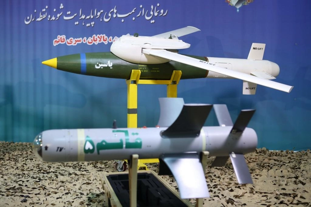 إيران تكشف عن منظومة دفاع صاروخي مطورة