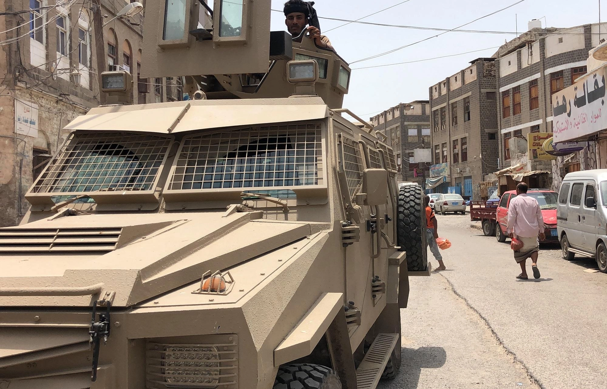 40 قتيلا جريحا جراء القتال في عدن