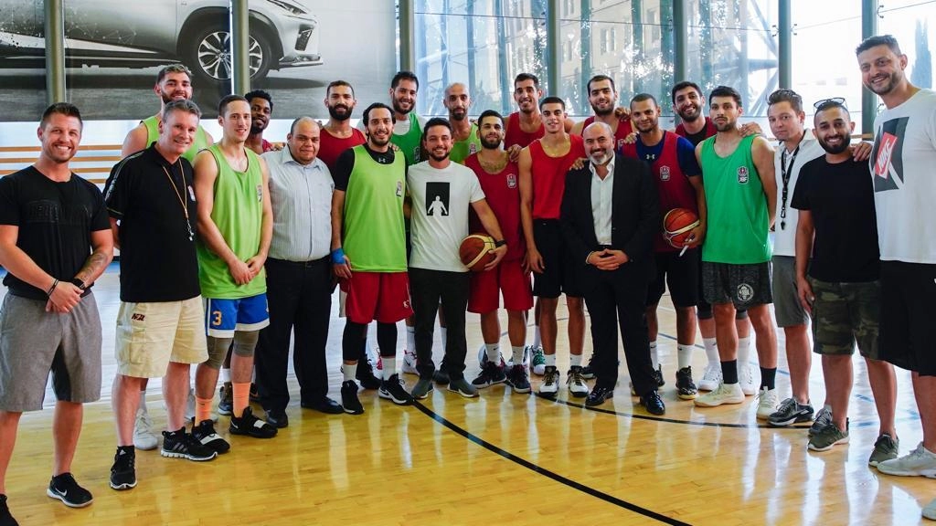 ولي العهد يتابع تمرينا لمنتخب كرة السلة قبل مغادرتهم إلى الصين