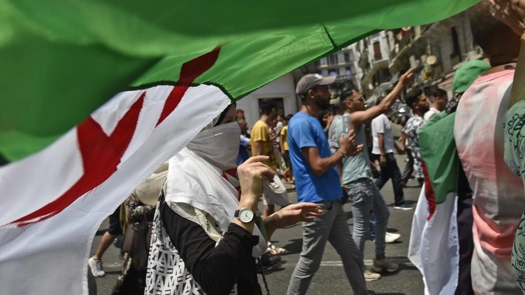 طلاب يتظاهرون للمطالبة بالتغيير