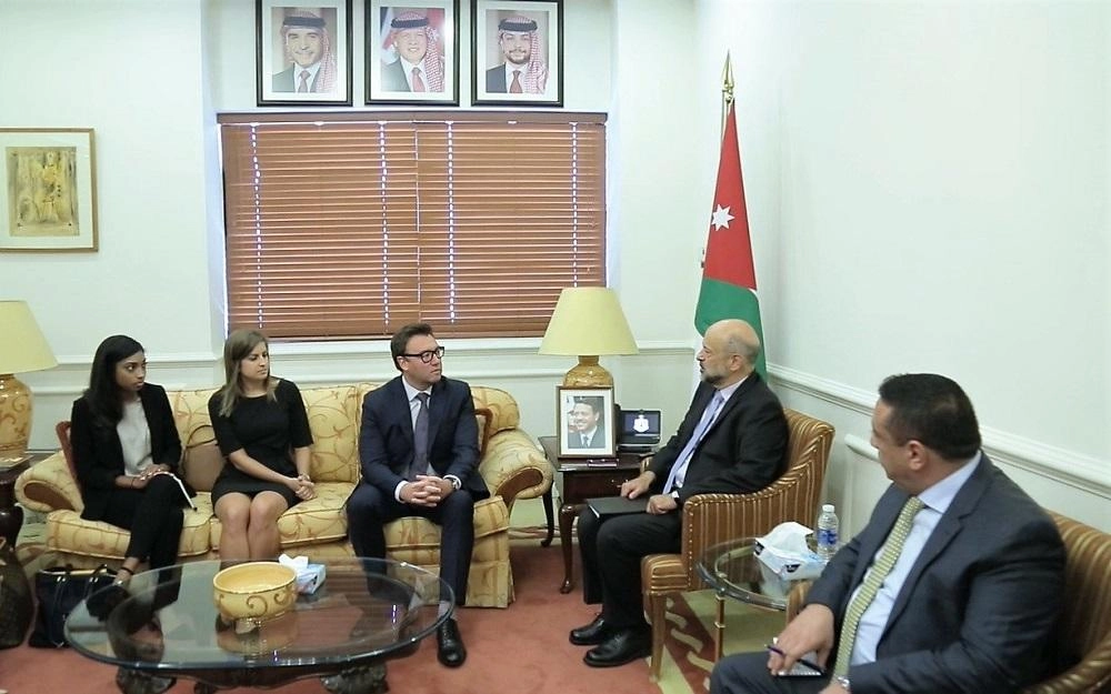 الرزاز يحذر من غياب حل عادل لقضية فلسطين