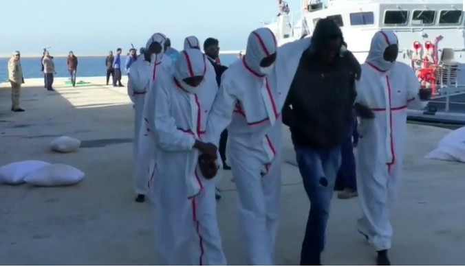 5 قتلى و20 مفقودا إثر غرق قارب
