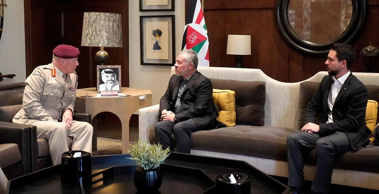 الملك يلتقي كبير مستشاري وزارة الدفاع البريطانية للشرق الأوسط