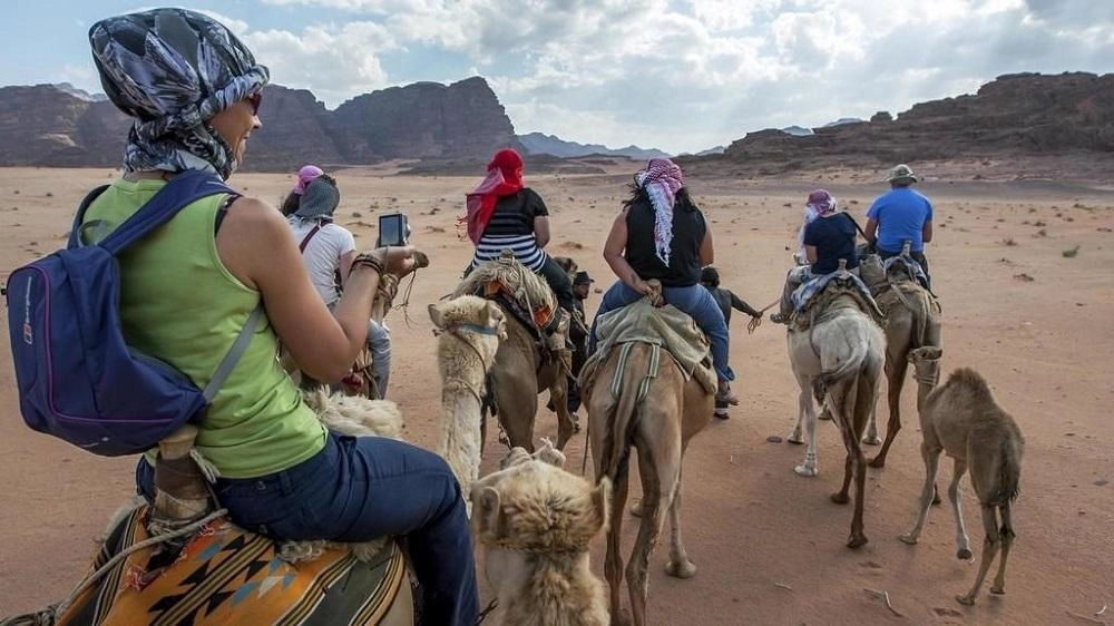 بدء انحسار الموسم السياحي في المدينة الوردية