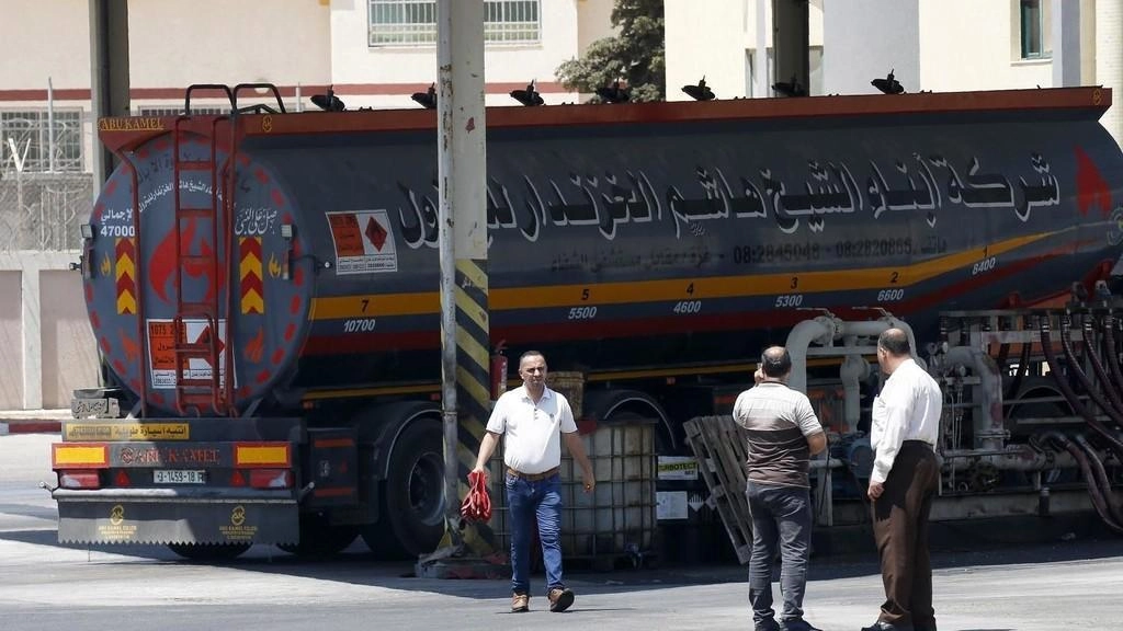 الاحتلال الإسرائيلي يرفع قيود مفروضة على إدخال الوقود