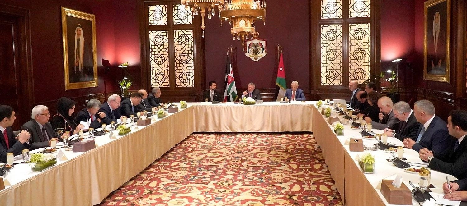 الملك: يجب أن يكون هدفنا دائما الحفاظ على مصلحة الطلبة