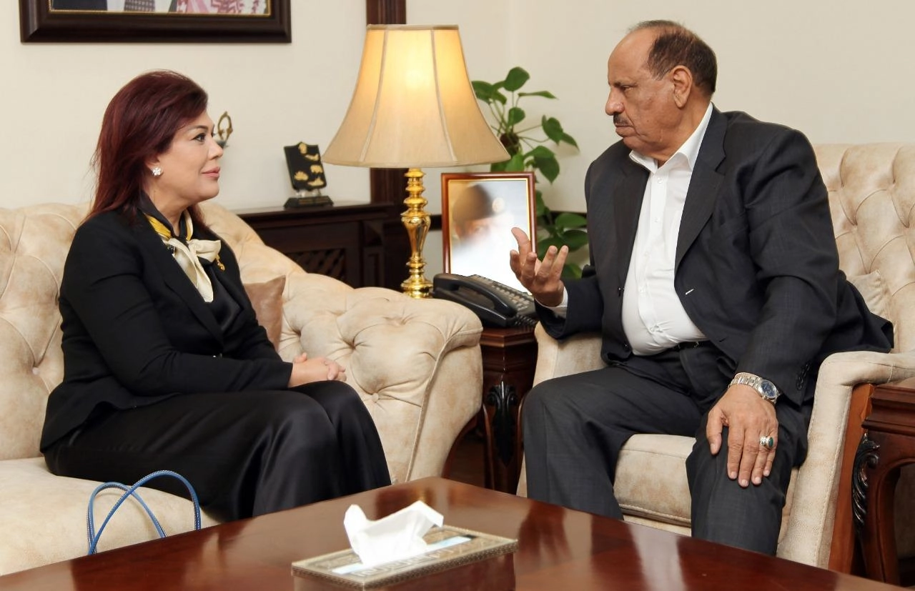 وزير الداخلية يدعو إلى استثمار العلاقات مع العراق والبناء عليها